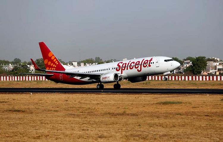 Passengers Injured During Turbulence On SpiceJet Mumbai- Durgapur Flight, Some Hospitalized