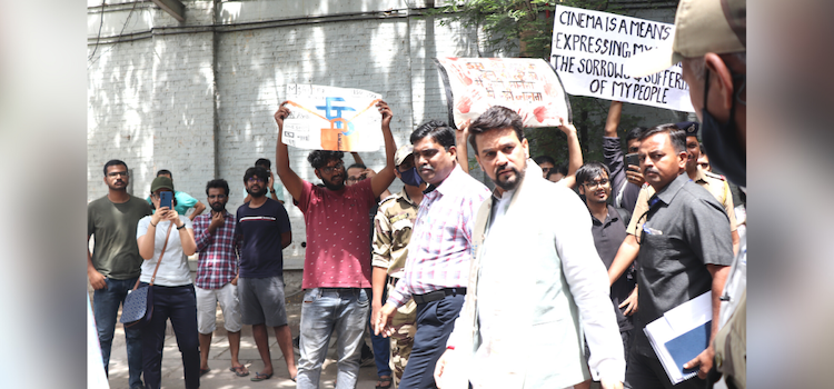 FTII Students Protest Anurag Thakur On Campus For 