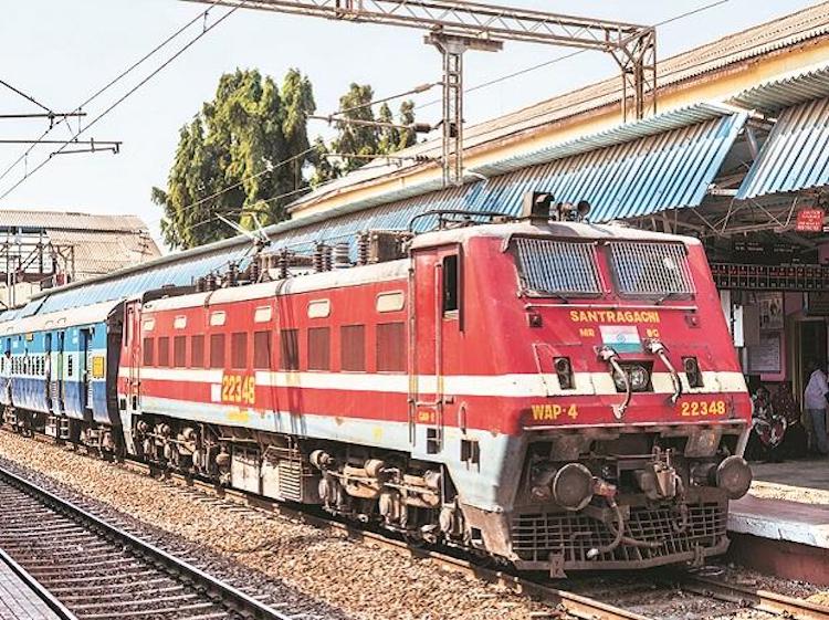 Indian Railways Cancels Over 400 Trains 