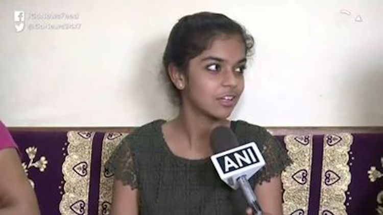 Ambidextrous Raipur Teenager Perfects Mirror Writi