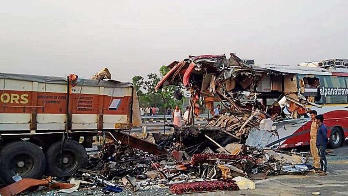 Bus-Truck Collision Kills 13 On Agra-Lucknow Expre