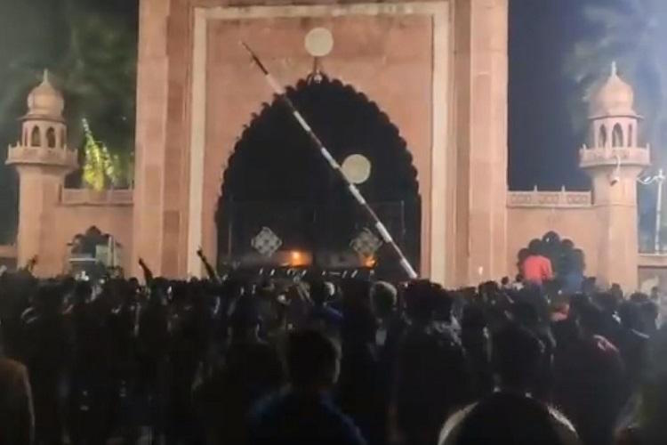AMU Intertudents Action Released, Now FIR on 10,00