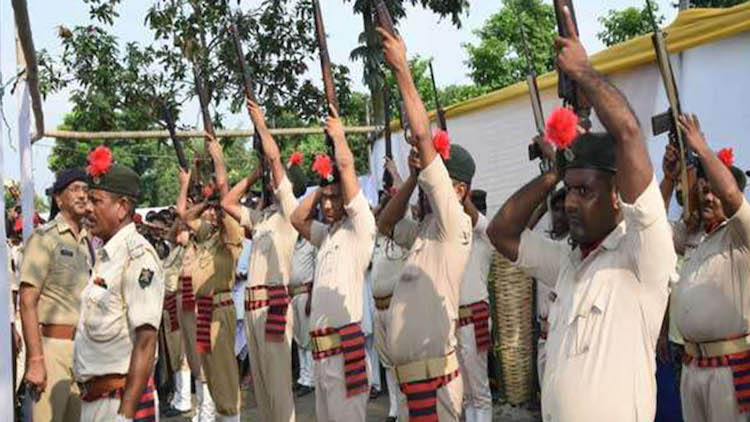 Rifles Misfire During Gun Salute At Former Bihar C