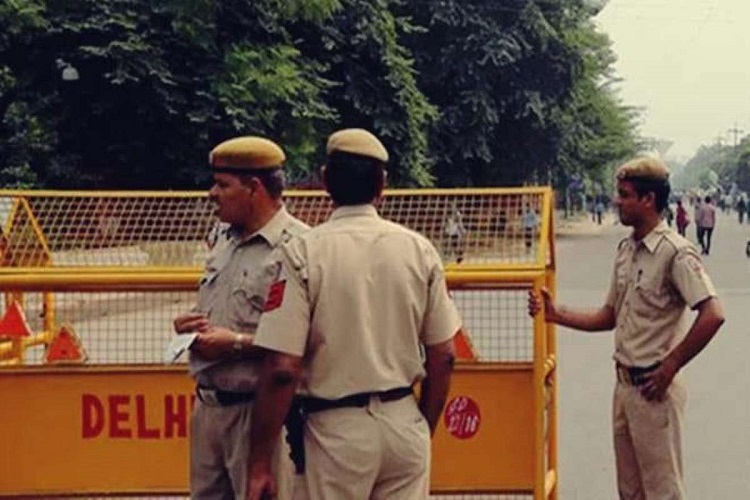 36 policemen suspended in Delhi for not coming on 