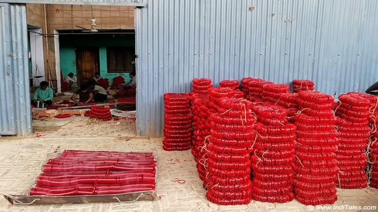 Firozabad Bangle Industry Loses Glitter Under Lock