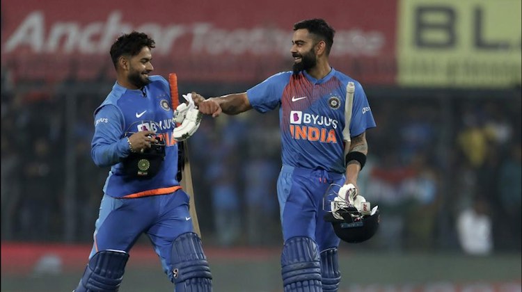 India beat Sri Lanka by seven wickets in the secon