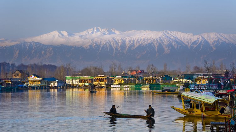 Will the entry of tourists in Jammu and Kashmir ch