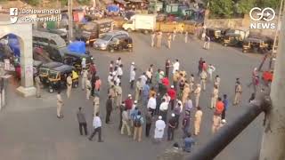 Police Lathicharge Migrants As Thousands Gather At