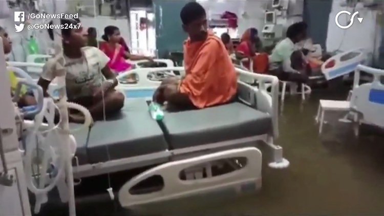 Water Logging Inside Patna Hospital